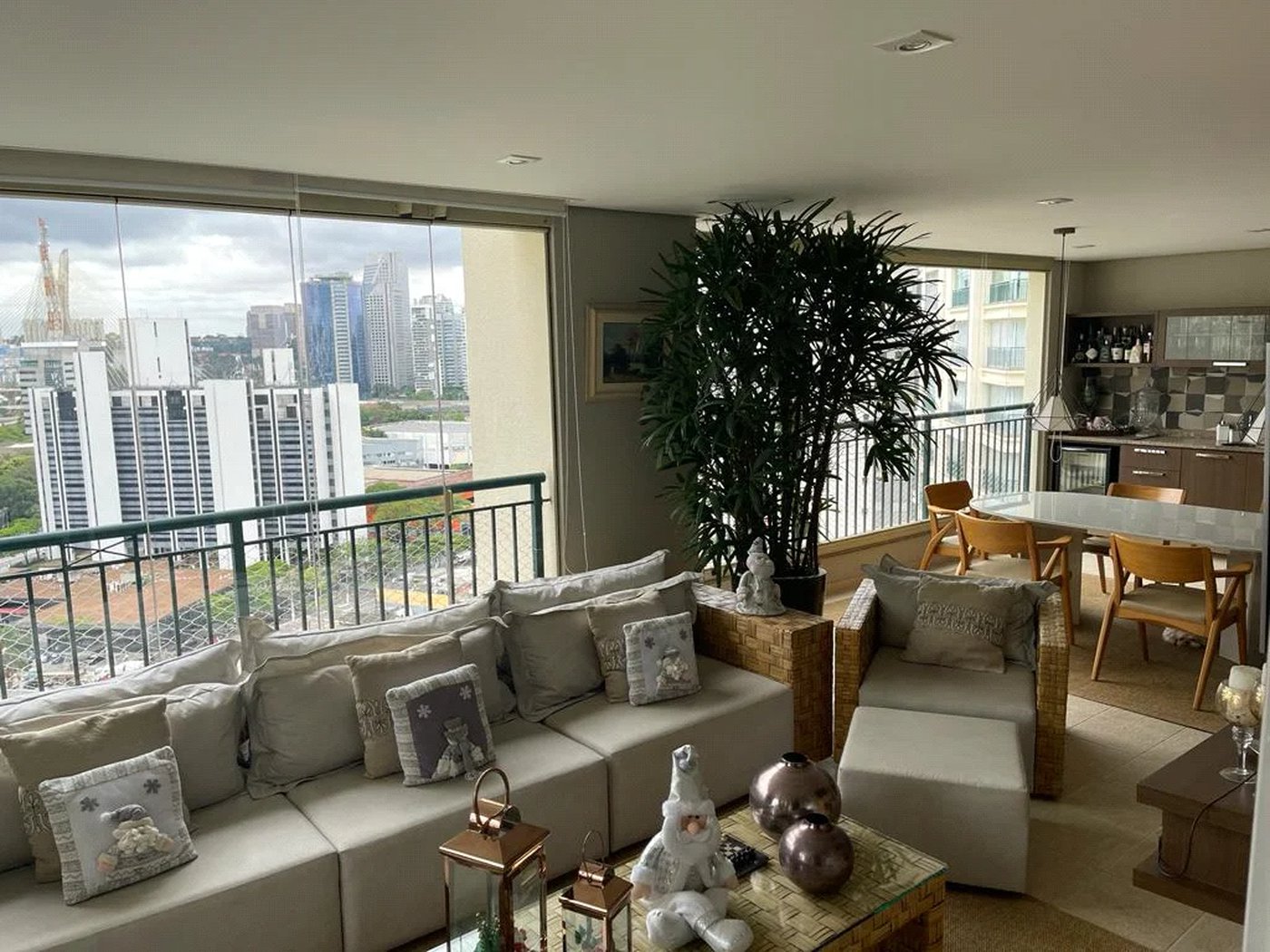 Apartamento à venda com 3 suítes em Vila Gertrudes, São Paulo, SP