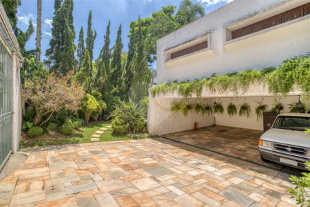 Casa Térrea à venda com 4 suítes em Jardim Cordeiro, São Paulo, SP