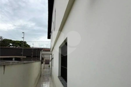 Sobrado à venda com 3 quartos, sendo 1 suíte, em Parque Maria Domitila, São Paulo, SP