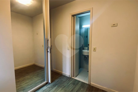 Casa à venda com 3 suítes no condomínio Vilas 2, São Paulo - SP