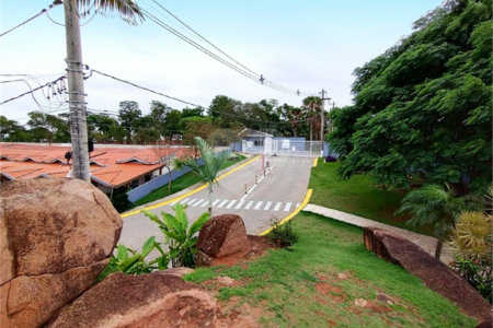 Casa à venda com 3 quartos, sendo 1 suíte, no condomínio Rio das Pedras, Salto - SP