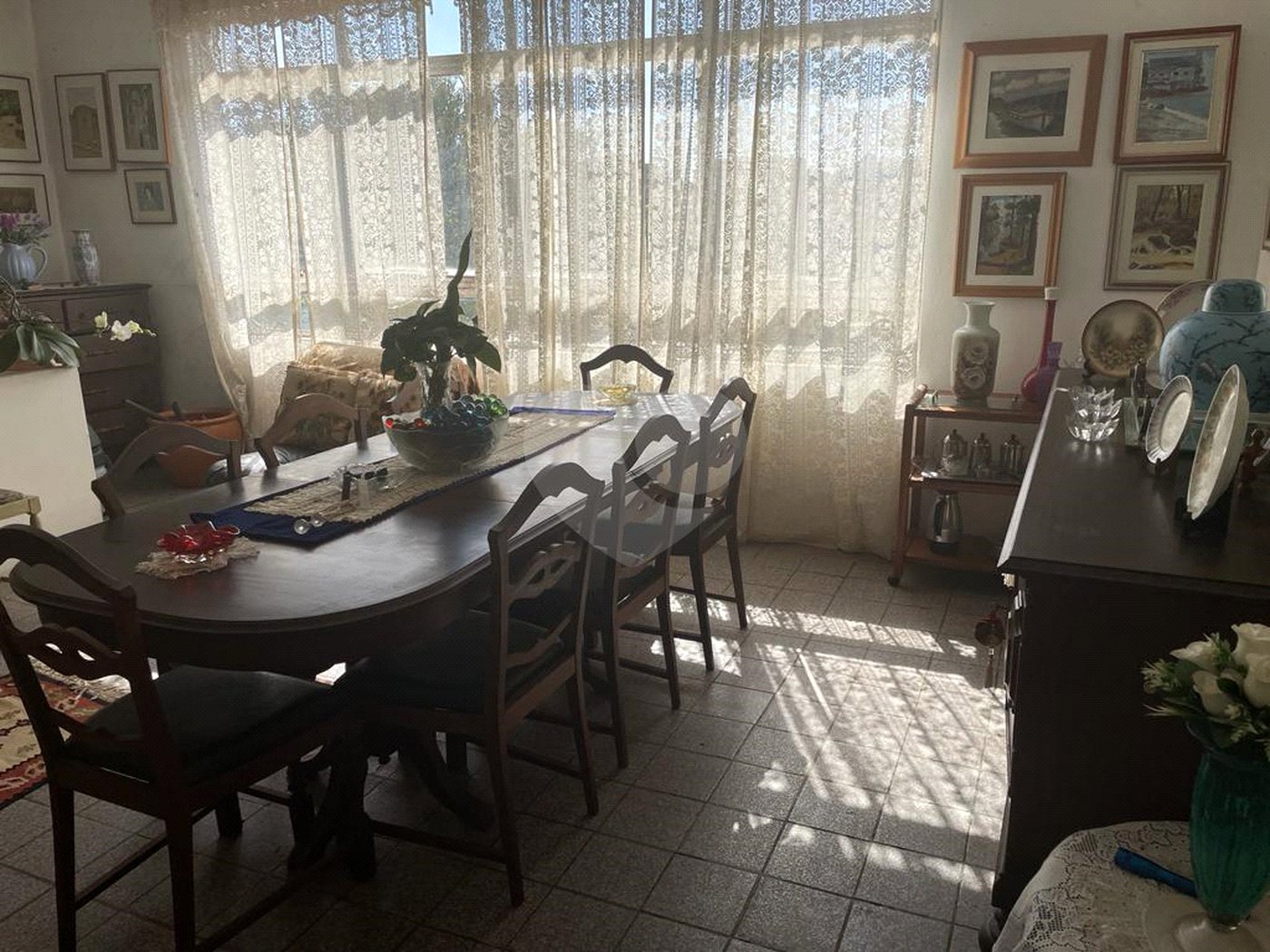Casa à venda com 3 quartos, sendo 1 suíte, no condomínio Estância Marambaia, Vinhedo - SP