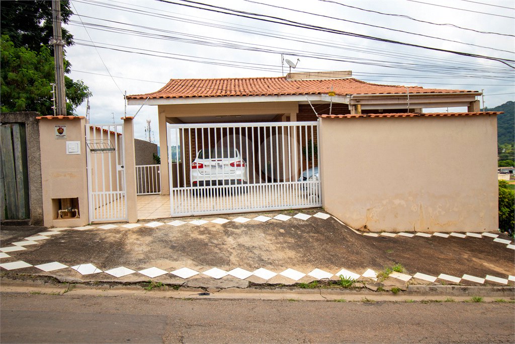 Casa à venda com 3 quartos, sendo 1 suíte, em Jardim São José, São Roque, SP