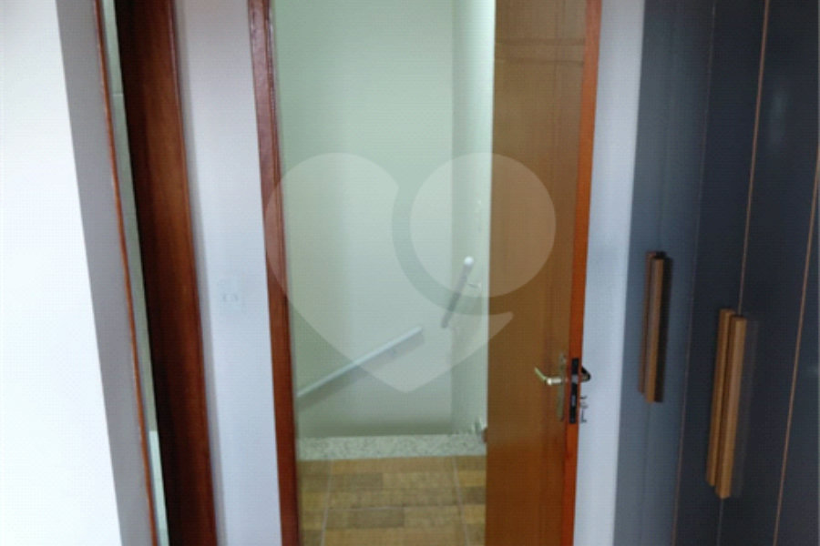 Casa à venda com 2 suítes no condomínio Residencial Guilhen, São Paulo - SP