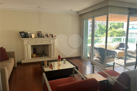Apartamento à venda com 3 suítes em Real Parque, São Paulo, SP