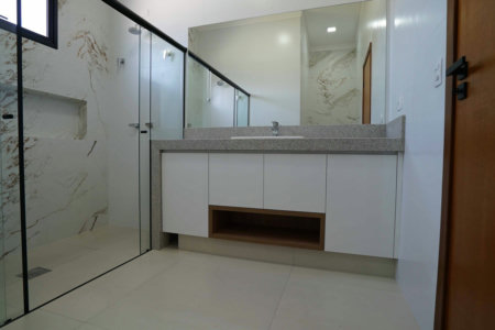 Casa à venda com 4 suítes no condomínio Gramado Park Residencial, Álvares Machado - SP