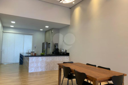 Casa à venda com 2 quartos, sendo 3 suítes, no Centro, Salto Grande, SP