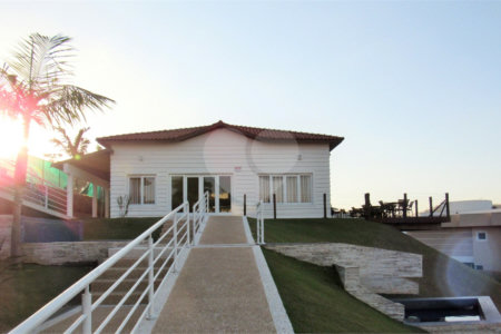 Casa à venda com 3 suítes no condomínio Reserva dos Vinhedos, Louveira - SP