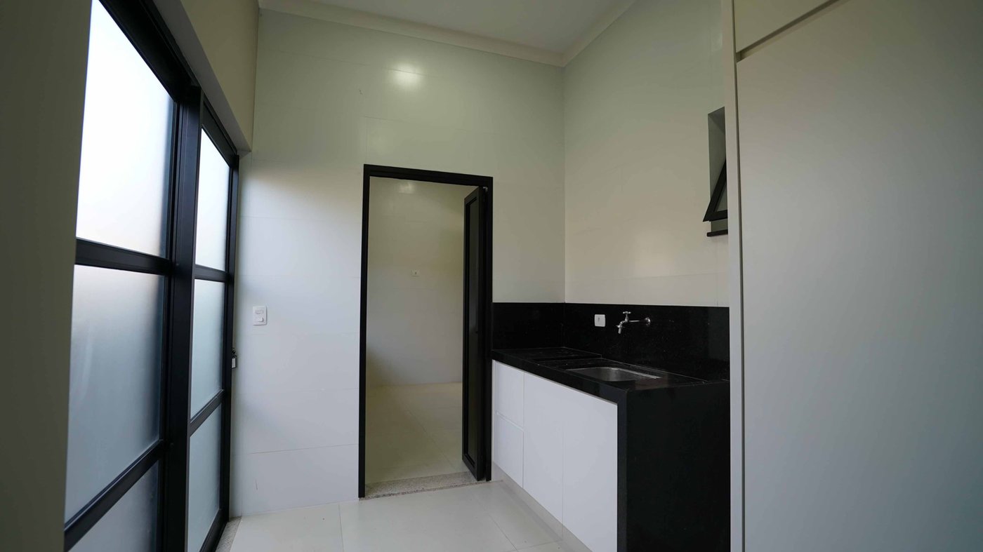 Casa à venda com 4 suítes no condomínio Gramado Park Residencial, Álvares Machado - SP