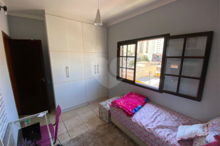 Sobrado à venda com 6 quartos, sendo 2 suítes,  em Vila Mazzei, São Paulo, SP