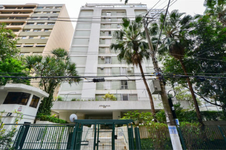 Apartamento à venda com 3 quartos, sendo 1 suíte,  em Itaim Bibi, São Paulo, SP