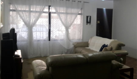 Sobrado à venda com 3 quartos em Parada Inglesa, São Paulo, SP