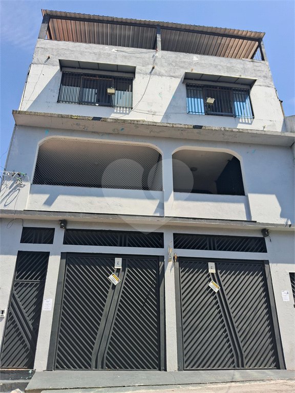 Sobrado à venda com 10 quartos, sendo 1 suíte, em Parque Ramos Freitas, São Paulo, SP