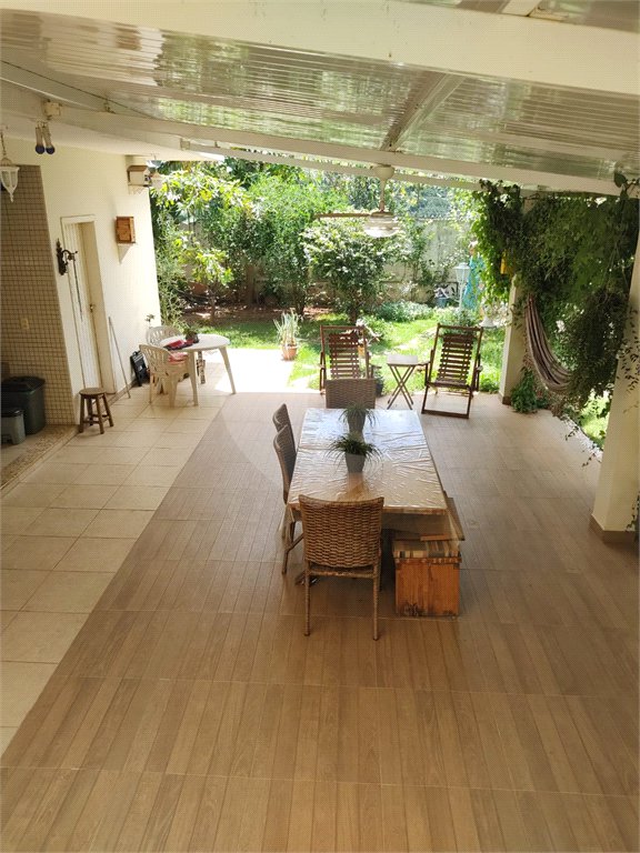 Casa à venda com 3 quartos, sendo 1 suíte, no condomínio Picollo Villaggio, Louveira - SP