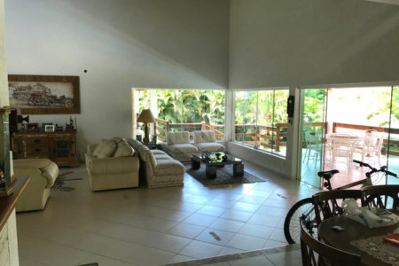 Casa à venda com 4 suítes no Centro, Guararema, SP