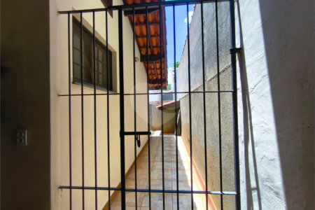 Casa à venda com 4 quartos, sendo 2 suítes, em Jardim Santa Bárbara, Atibaia, SP