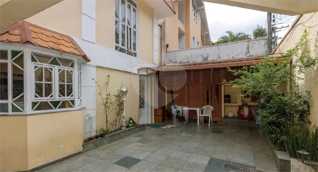 Sobrado à Venda e Locação no Campo Belo | 700 m² de Área Construída | 7 Dormitórios | 3 Suítes | 5 Vagas