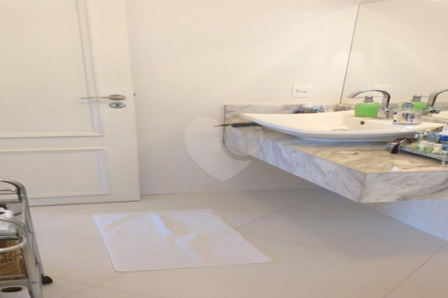 Casa à venda com 4 quartos, sendo 3 suítes, em Butantã, São Paulo, SP