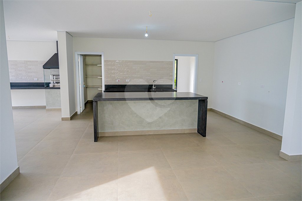 Casa à venda com 3 suítes no condomínio Village Saint Charbel, Araçoiaba da Serra - SP