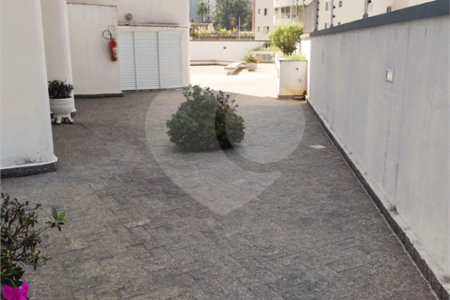 Apartamento à venda ou para alugar com 3 quartos, sendo 1 suíte,  em Real Parque, São Paulo, SP