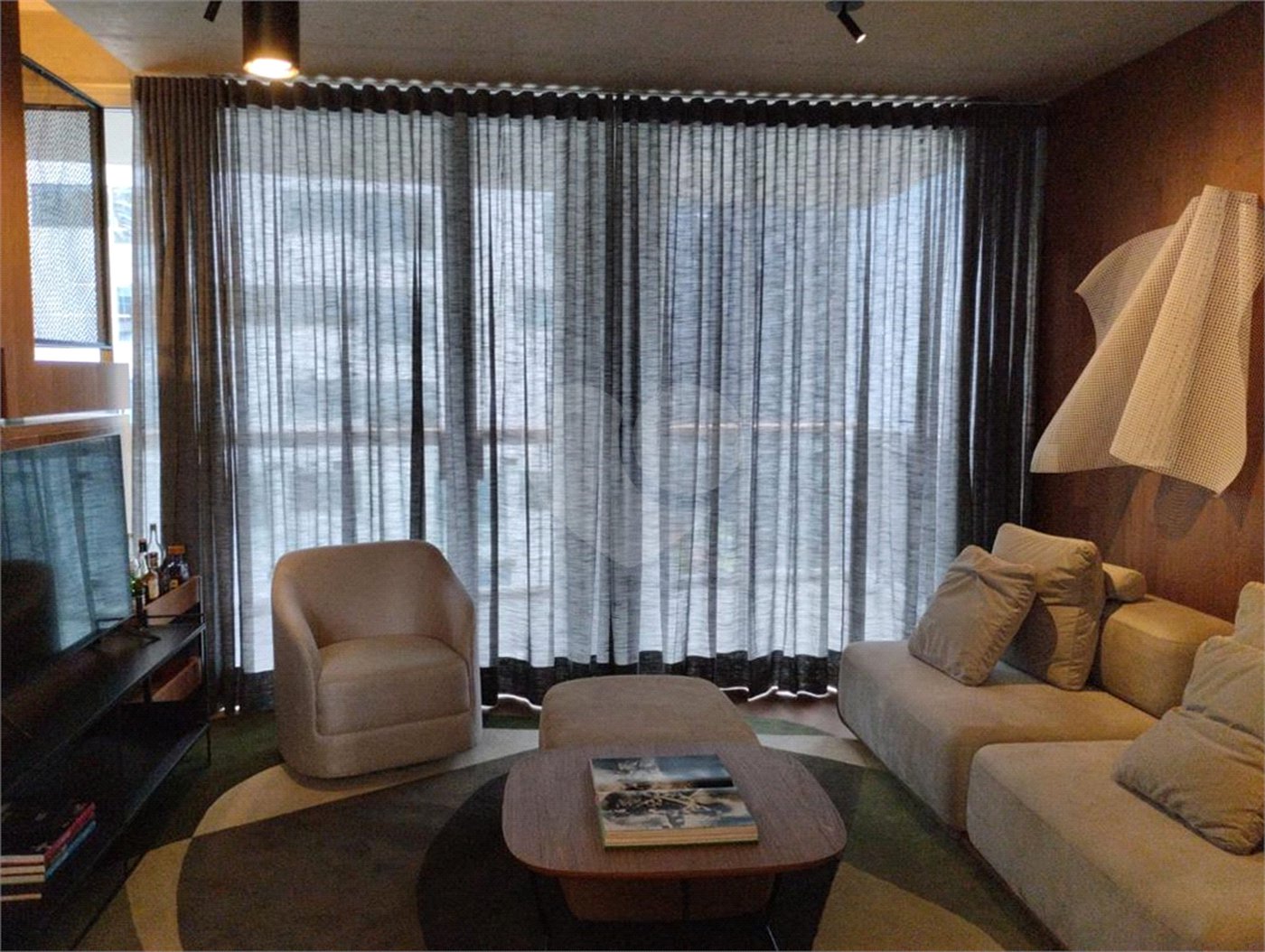 Apartamento à venda com 2 suítes em Vila Nova Conceição, São Paulo, SP