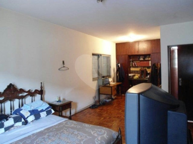 Casa à venda com 5 quartos, sendo 2 suítes,  em Planalto Paulista, São Paulo, SP