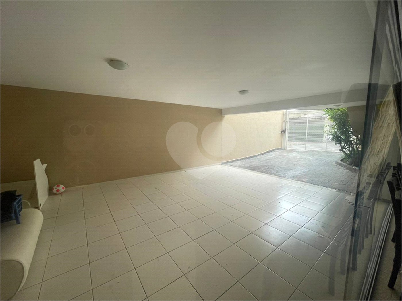 Casa à venda com 4 quartos, sendo 2 suítes, no condomínio Narandiba 23, São Paulo - SP