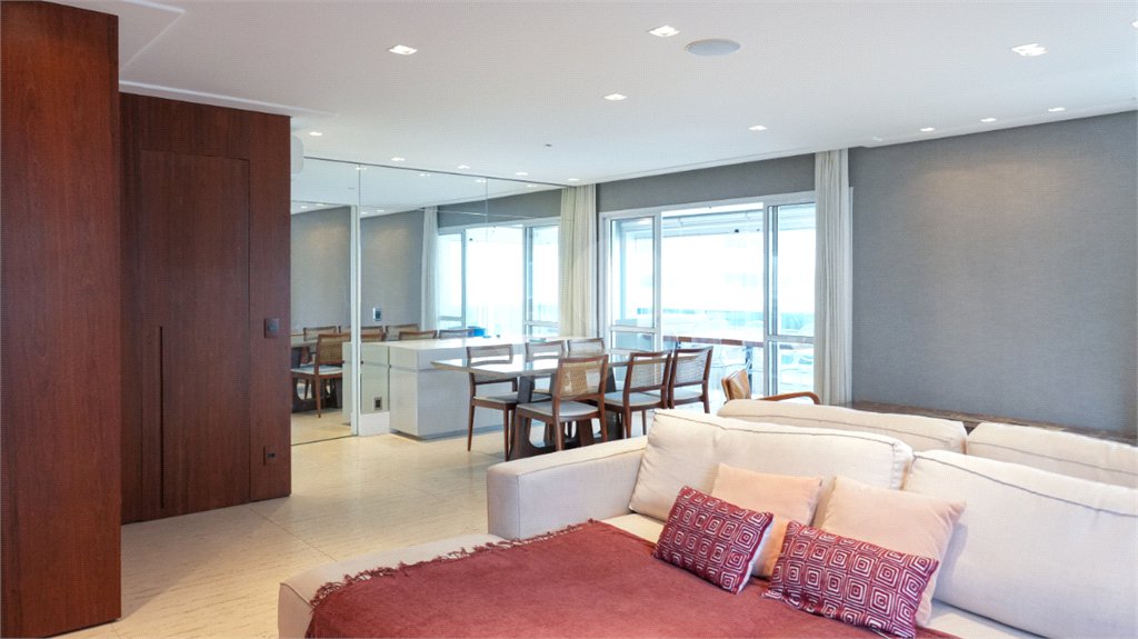Apartamento à venda com 3 suítes em Brooklin, São Paulo, SP