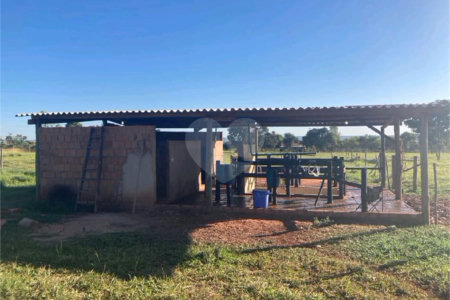Chácara à venda com 6 quartos no Centro, Terenos, MS