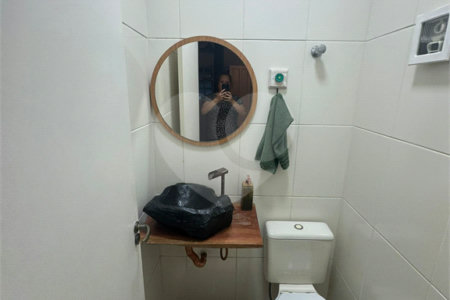 Casa à venda com 3 quartos, sendo 1 suíte, no condomínio Vilage Palmas, São Paulo - SP