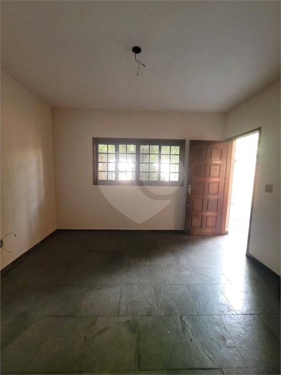 Casa à venda com 3 quartos, sendo 1 suíte, em Vila Vitório Mazzei, São Paulo, SP