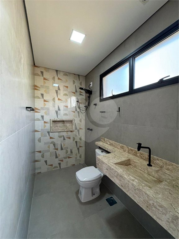Casa à venda com 3 quartos, sendo 1 suíte, no condomínio Jd. Parque Alvorada, Araraquara - SP