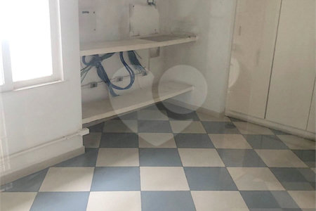 Sobrado à venda com 4 quartos, sendo 1 suíte, em Brooklin Velho, São Paulo, SP