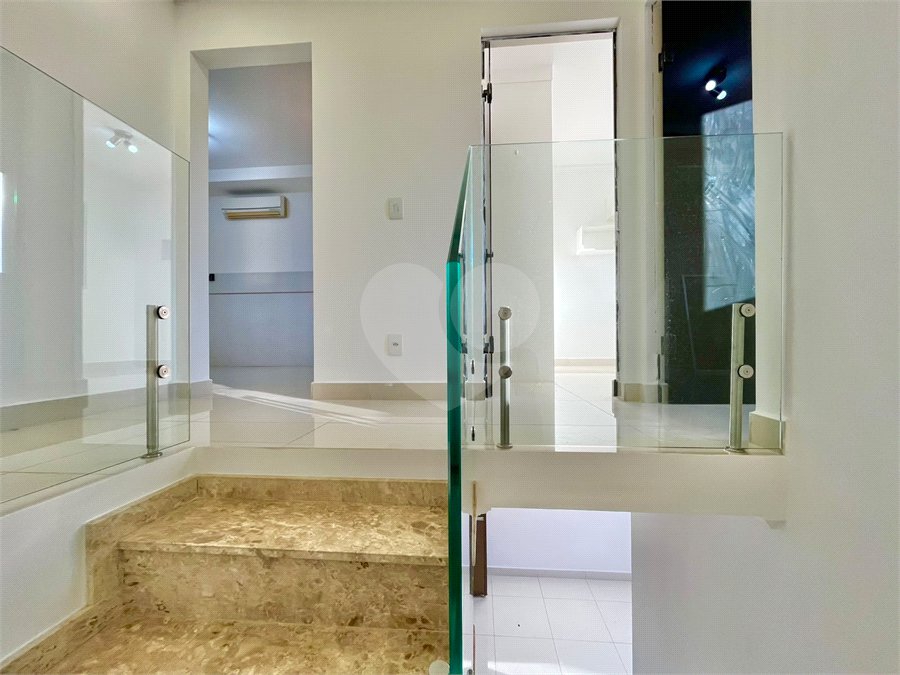 Casa à venda com 3 quartos, sendo 1 suíte, no condomínio Residencial Villa Flora, Votorantim - SP