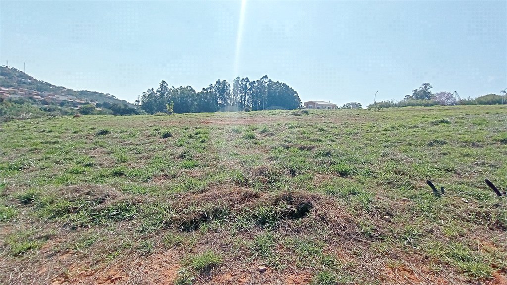 Terreno à venda com 1 suíte em Jardim Portugal, Valinhos, SP