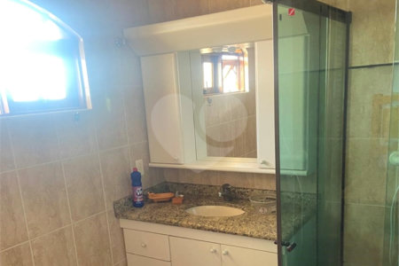 Sobrado à venda com 3 quartos, sendo 1 suíte,  em Jardim Selma Helena, Poá, SP