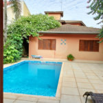 Sobrado à venda com 4 quartos, sendo 2 suítes, em Vila Petrópolis, Atibaia, SP