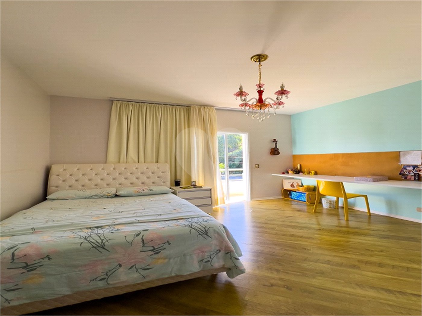 Casa à venda ou para alugar com 3 suítes no condomínio Figueira Garden, Atibaia - SP