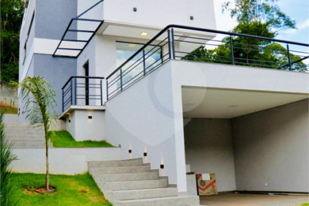Casa à venda com 3 suítes no condomínio Quintas da Boa Vista, Atibaia - SP