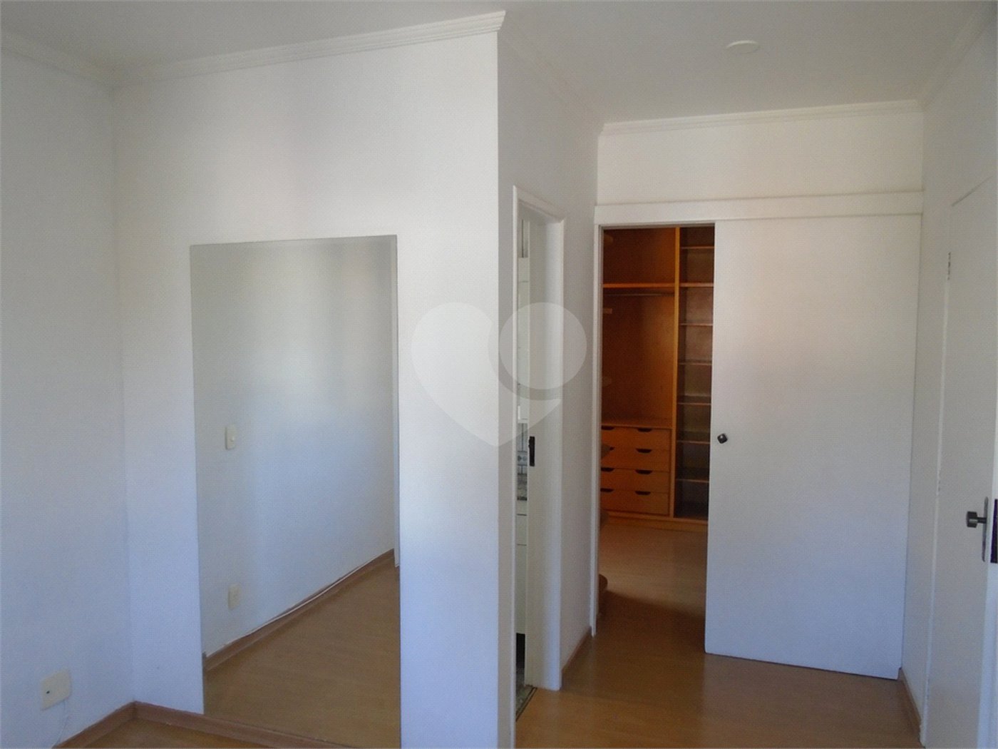 Apartamento à venda com 3 quartos, sendo 1 suíte, em Vila Oliveira, Mogi das Cruzes, SP