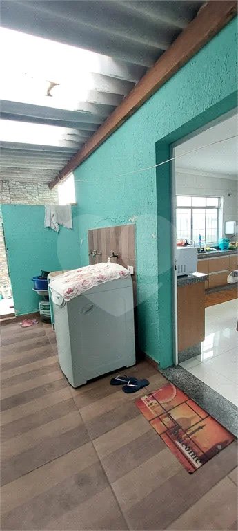 Sobrado espaçoso em São Miguel Paulista com 5 dormitórios e 5 vagas.