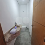 Sobrado à venda com 3 quartos, sendo 1 suíte, em Vila Bonilha, São Paulo, SP