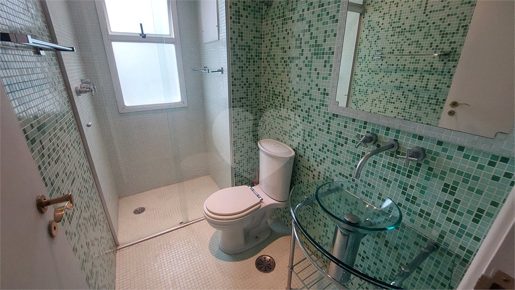 Apartamento à venda com 3 quartos, sendo 1 suíte, em Alto da Boa Vista, São Paulo, SP