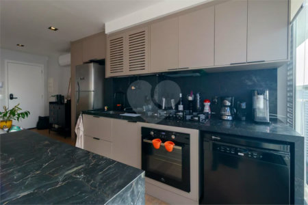 Apartamento à venda com 3 quartos, sendo 1 suíte,  em Santo Amaro, São Paulo, SP