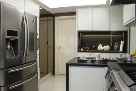 Apartamento à venda com 4 quartos, sendo 3 suítes, em Alto da Boa Vista, São Paulo, SP