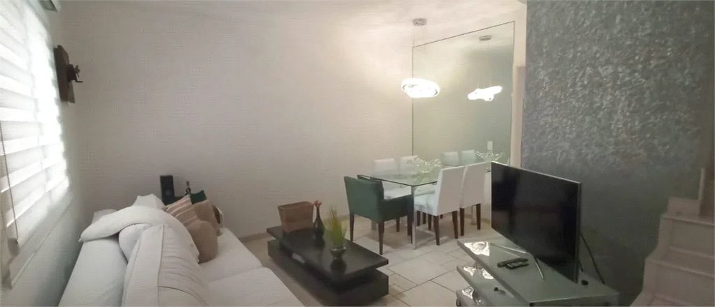Casa à venda com 3 quartos, sendo 1 suíte, no condomínio Villas de São Francisco, São Paulo - SP