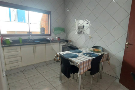 Sobrado à venda com 3 quartos, sendo 1 suíte, em Jardim Santa Rosália, Sorocaba, SP