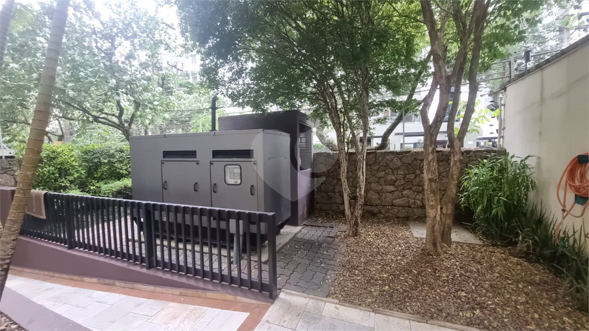 Apartamento à venda com 3 quartos, sendo 1 suíte,  em Indianópolis, São Paulo, SP