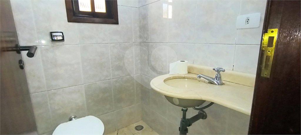 Sobrado à venda com 3 quartos, sendo 2 suítes, em Jardim Ivana, São Paulo, SP