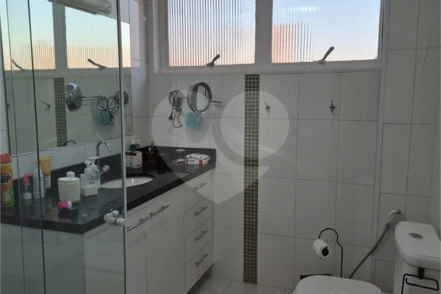Apartamento à venda no Edifício Pedro Ometto, no coração de Piracicaba.